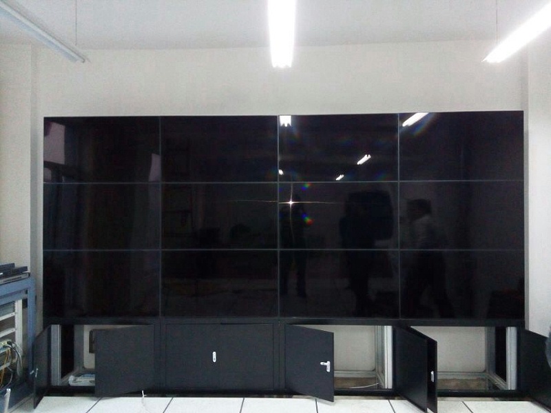 甘肅天祝縣食品藥品監(jiān)督管理局46寸3X4現(xiàn)場安裝 甘肅天祝縣食品藥品監(jiān)督管理局46寸3X4現(xiàn)場安裝