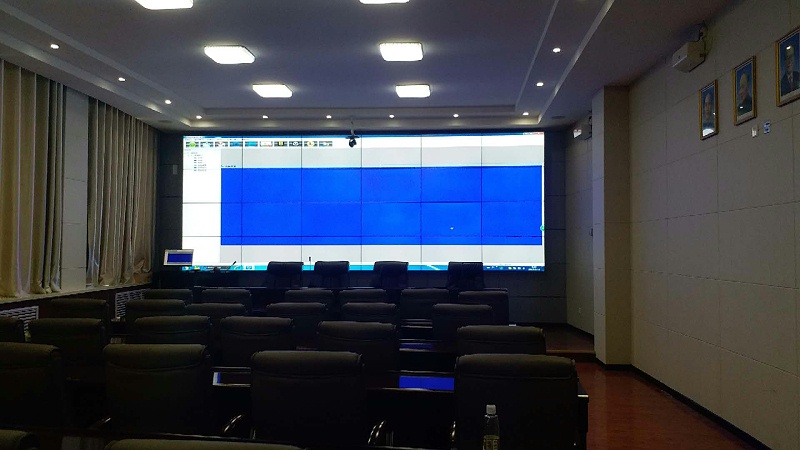 青海河南縣人民政府46寸3.5mm4X6液晶拼接項(xiàng)目 青海河南縣人民政府46寸3.5mm4X6液晶拼接項(xiàng)目