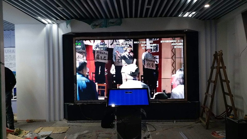 中山中交46寸液晶拼接屏觸摸查詢機展示 中山中交46寸液晶拼接屏觸摸查詢機展示