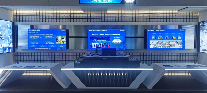 中億睿65寸拼接智能開合聯動屏打造數字企業化展廳 中億睿65寸拼接智能開合聯動屏打造數字企業化展廳