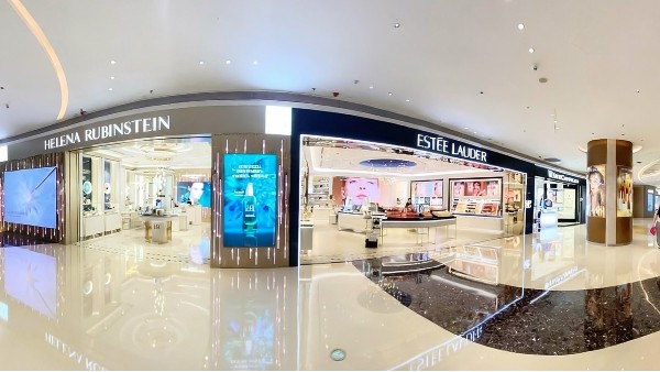 告別傳統海報！新一代廣告機如何用AI撬動千億營銷市場