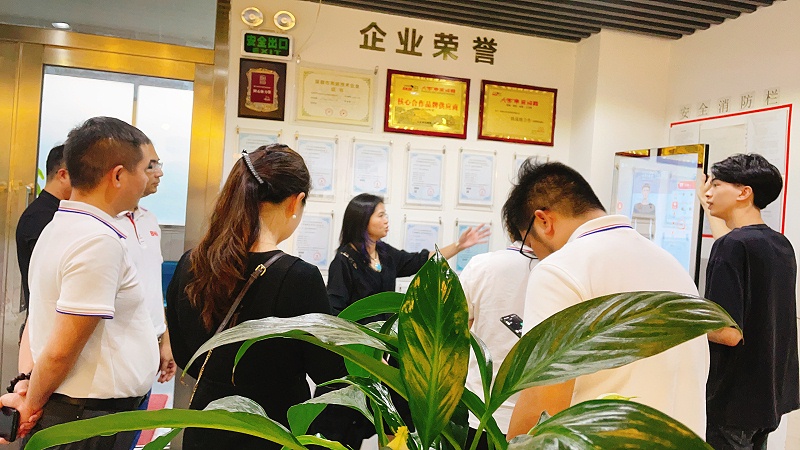 BNI鵬豐商會LT團隊組織開展走進中億睿參觀指導交流活動 BNI鵬豐商會LT團隊組織開展走進中億睿參觀指導交流活動