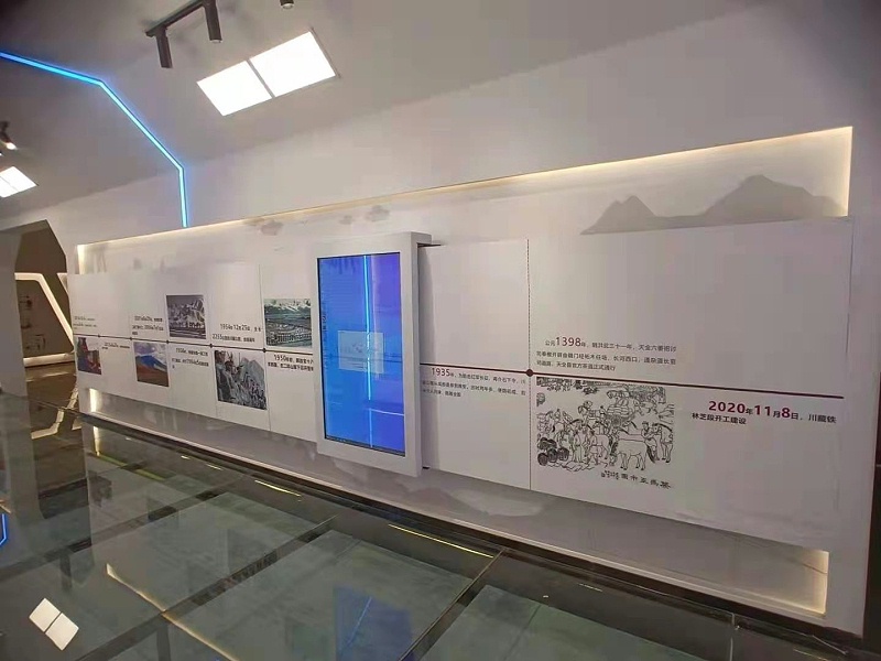 透明屏滑軌應用于四川雅安中鐵十一局展廳中心 透明屏滑軌應用于四川雅安中鐵十一局展廳中心